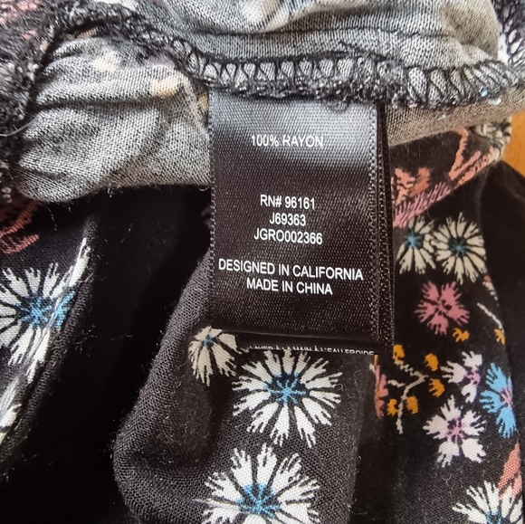 3/$40 Sale! Bebop 'I Dream Of Jeannie' Floral Pants - Picture 7 of 8